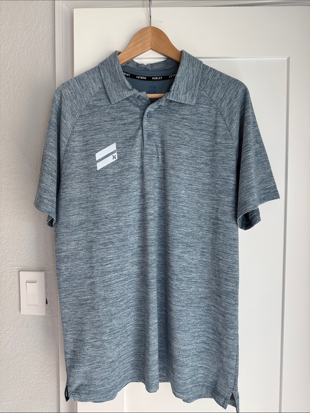 Hurley Men’s Blue Heather Polo Short Sleeve Shirt t-shirt with Iridescent Logo